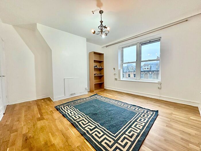 2 Bedroom Flat To Rent In Moredown House, Hackney, E8