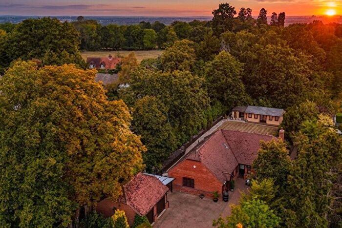 6 Bedroom Detached House For Sale In Hillside, Burghfield Common, Reading, Berkshire, RG7