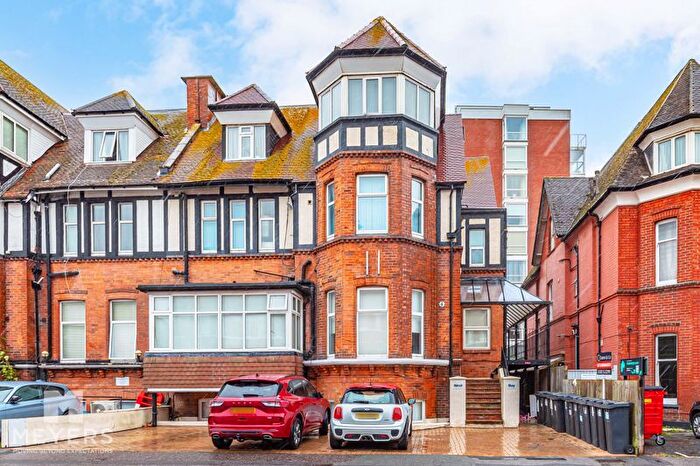 1 Bedroom Flat To Rent In West Bay, West Cliff Gardens, Bournemouth, BH2
