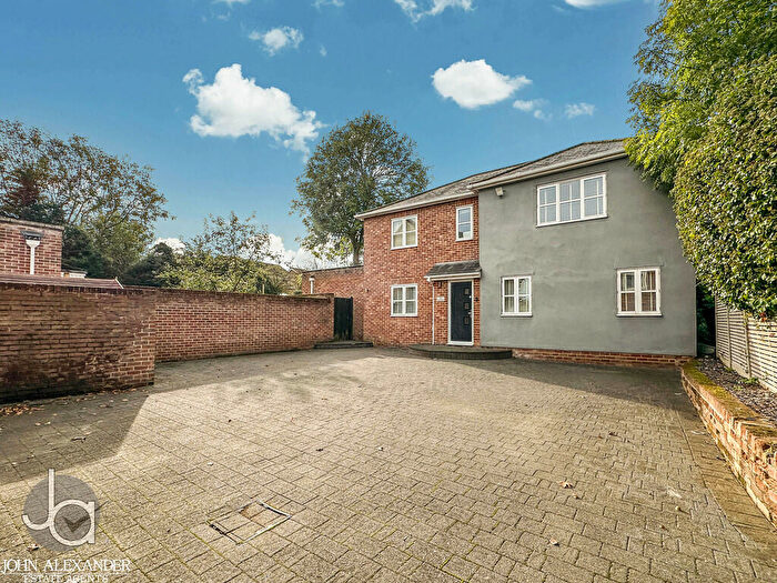 4 Bedroom Detached House For Sale In Lexden Road, Colchester, CO3