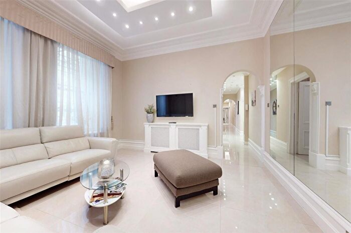 3 Bedroom Flat For Sale In Park Mansions, Knightsbridge, London, SW1X