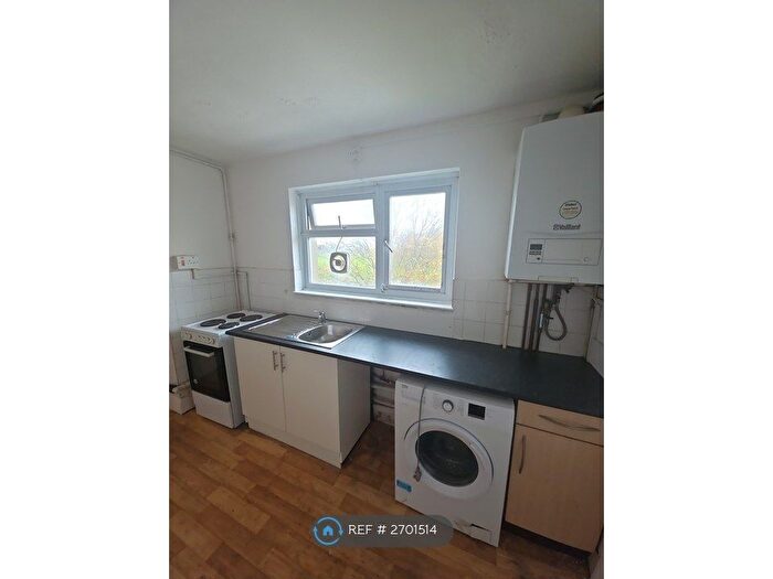 3 Bedroom Flat To Rent In Halliday Crescent, Southsea, PO4
