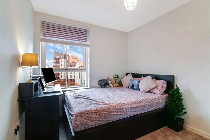2 Bedroom Flat For Sale In Granton Court, Glasgow, Glasgow City, G5