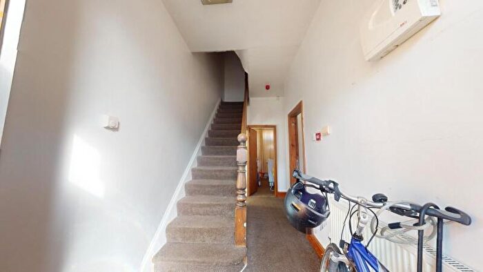 8 Bedroom Terraced House To Rent In Manor Terrace, Hyde Park, Leeds, LS6