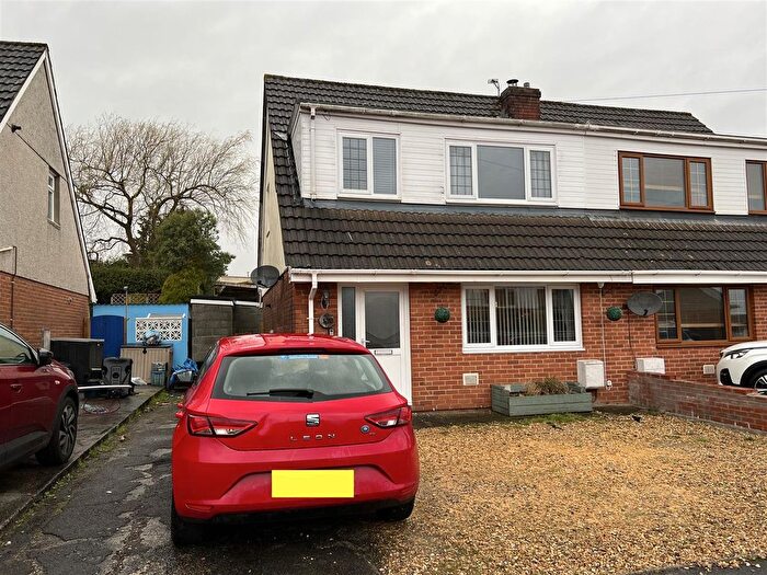 3 Bedroom Semi-Detached House For Sale In Teglan Park, Tycroes, Ammanford, SA18