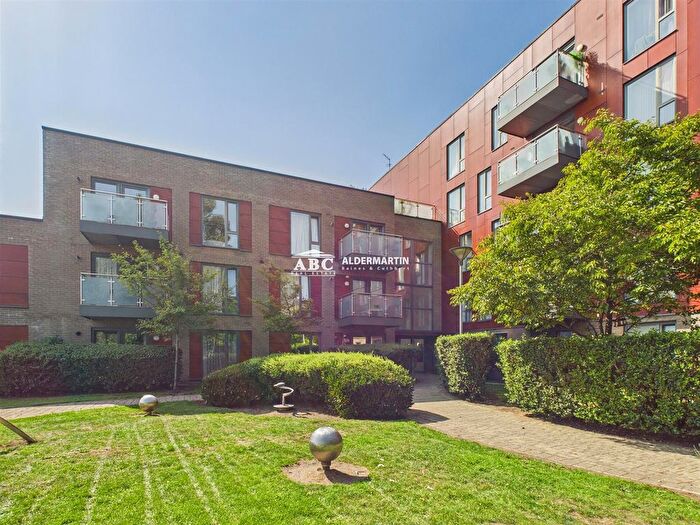 2 Bedroom Flat For Sale In Flowers Close, London, NW2