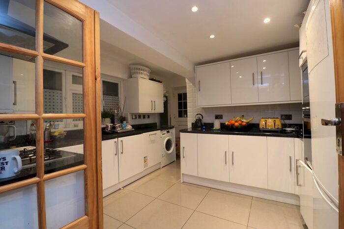 4 Bedroom Terraced House To Rent In Lloyd Villas, Roman Road, East Ham, London E6