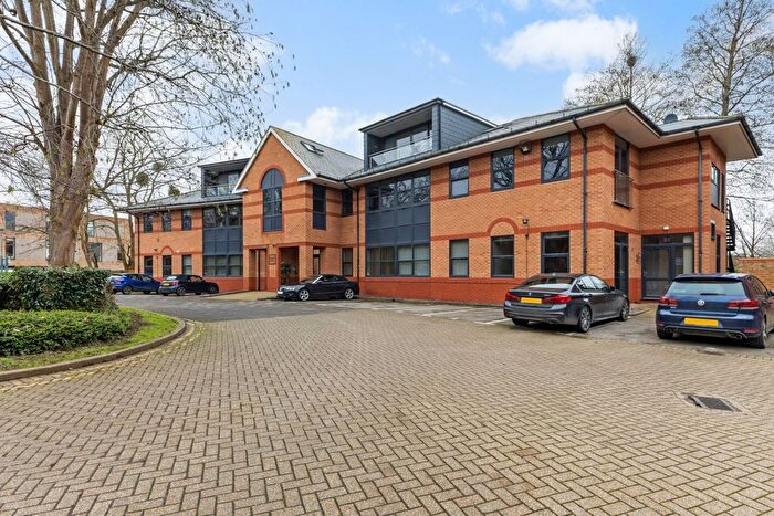 2 Bedroom Flat To Rent In Furlong Road, Bourne End, SL8