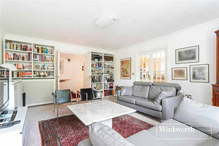2 Bedroom Apartment For Sale In Voysey Close, Finchley, London, N3