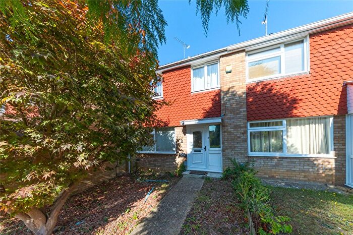 3 Bedroom Terraced House To Rent In Handcross Road, Luton, Bedfordshire, LU2