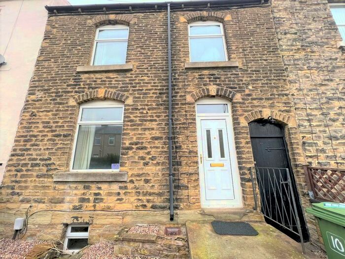 3 Bedroom Terraced House To Rent In Brook Street, Moldgreen, Huddersfield, West Yorkshire, HD5