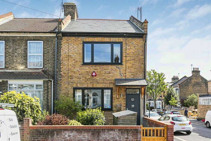 3 Bedroom Terraced House To Rent In Grove Road, Walthamstow, London, E17