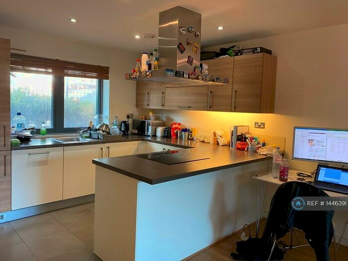 3 Bedroom Flat To Rent In Treby Street, London, E3