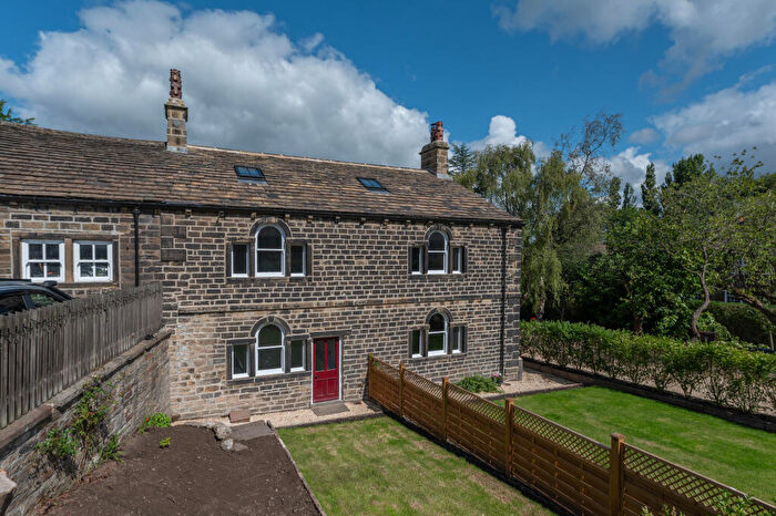 3 Bedroom House For Sale In Trinity Drive, Wilsden, West Yorkshire, BD15