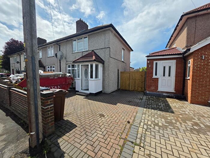 3 Bedroom End Of Terrace House To Rent In Monmouth Road, Dagenham, RM9