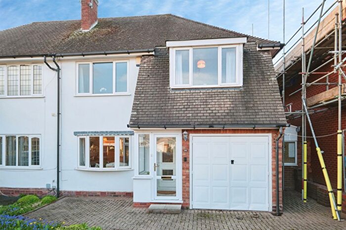 3 Bedroom Semi Detached House For Sale In Grove Vale Avenue, Birmingham, B43