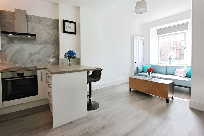 1 Bedroom Flat To Rent In Watson Crescent, Edinburgh, EH11