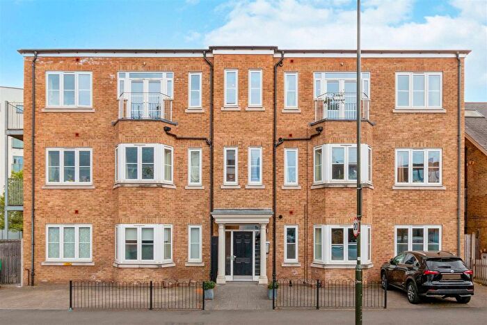 1 Bedroom Flat For Sale In Durham Road, West Wimbledon, SW20