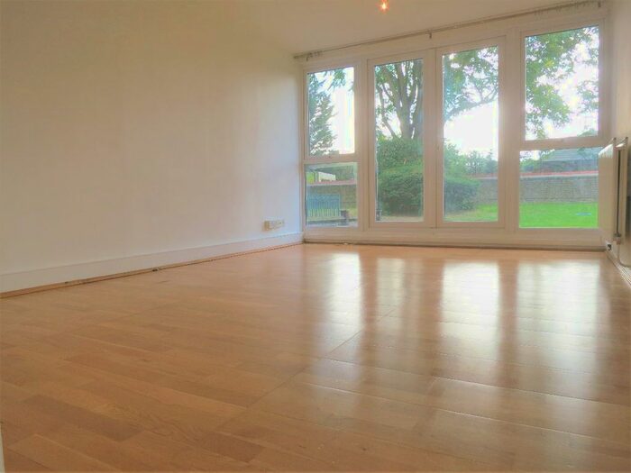 3 Bedroom Flat To Rent In Purcell House, Kneller Road, Whitton, Twickenham, TW2