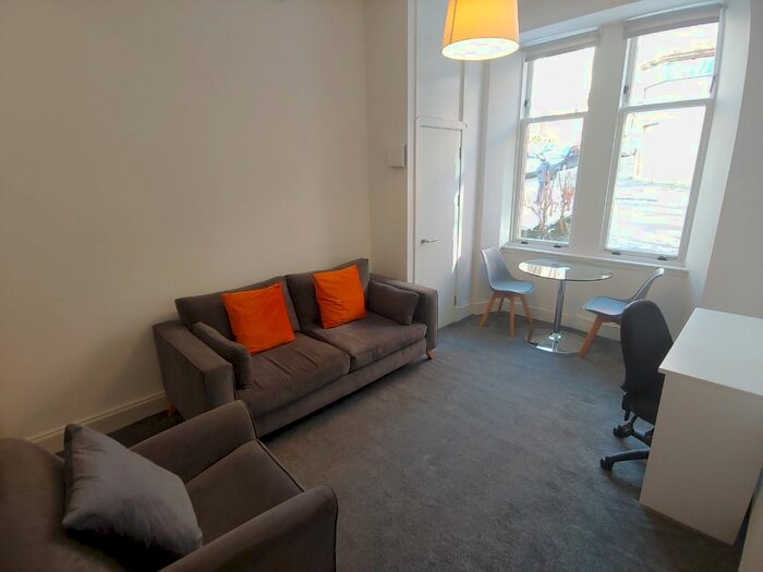 1 Bedroom Flat To Rent In Laurel Street, Thornwood, Glasgow, G11