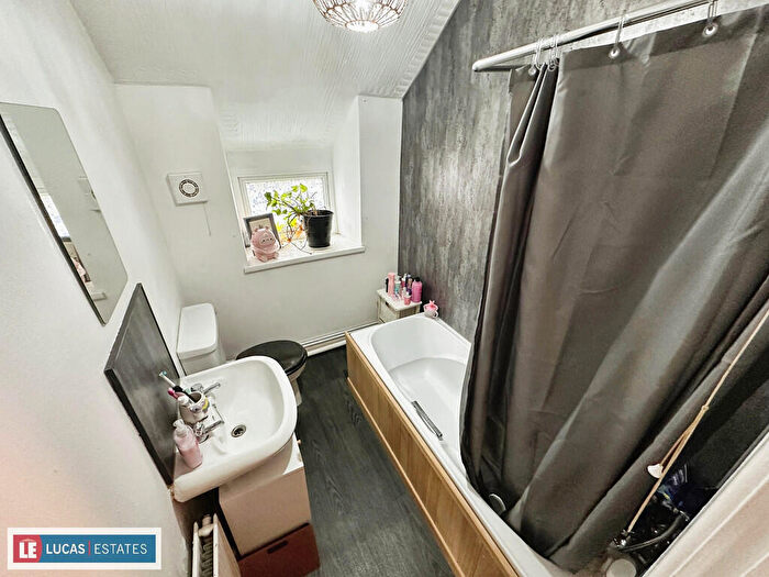 2 Bedroom Cottage For Sale In Merthyr Road, Glynneath, Neath, SA11
