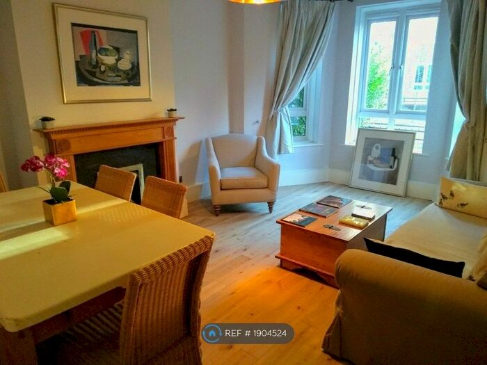 2 Bedroom Flat To Rent In Lulworth House, London, SW8