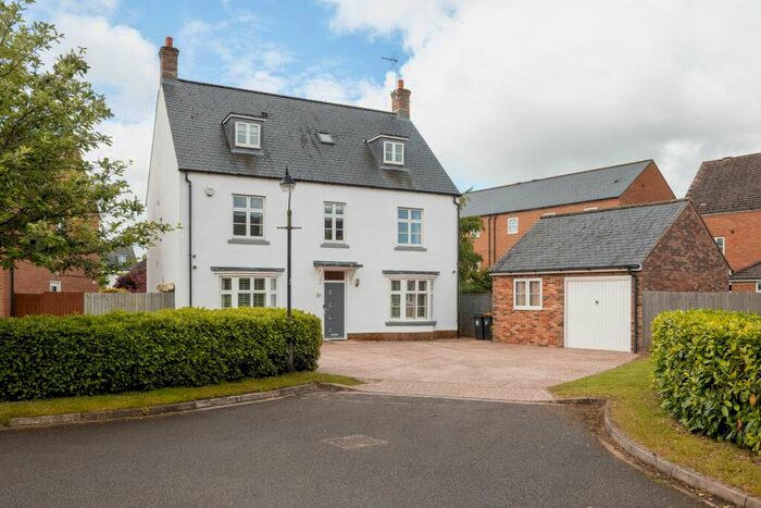 5 Bedroom Detached House For Sale In Roman Paddock, Harrold, MK43