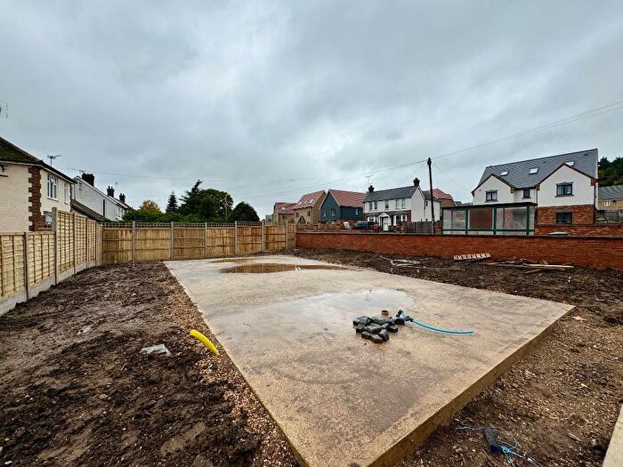 Park Home For Sale In The Beeches, Pine View Park, Maulden, Bedfordshire, MK45