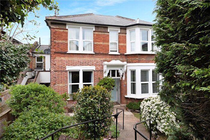 1 Bedroom Apartment For Sale In Mount Adon Park, East Dulwich, London, SE22