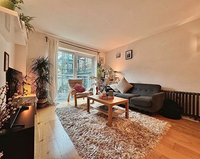 1 Bedroom Flat To Rent In Building, Hopton Road, Woolwich, London, SE18