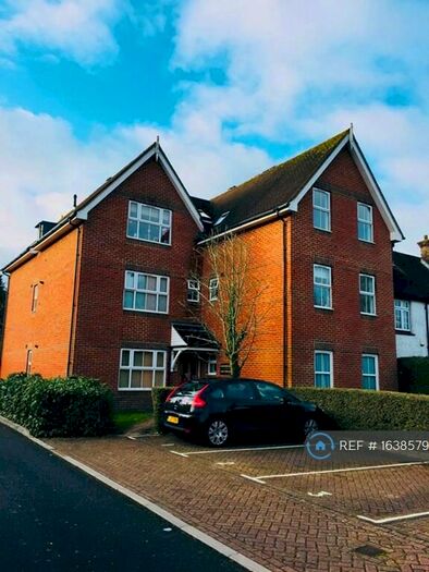 2 Bedroom Flat To Rent In London Road, East Grinstead, RH19