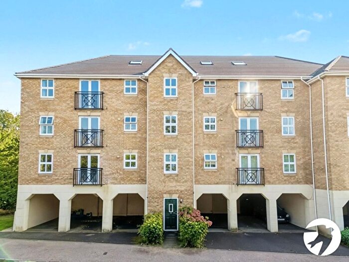 2 Bedroom Flat For Sale In Harriet Drive, Rochester, Kent, ME1
