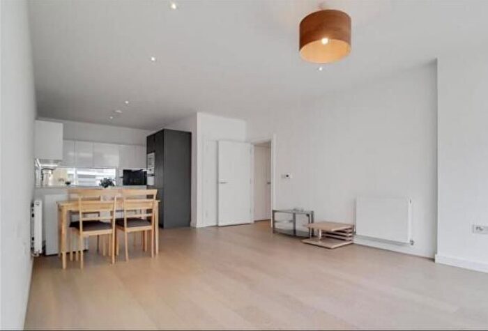 2 Bedroom Flat To Rent In Granite Apartments, River Gardens Walk, SE10