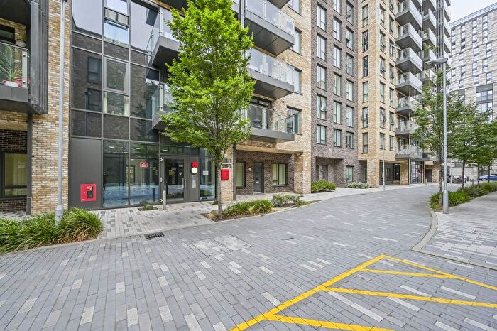 1 Bedroom Flat To Rent In Chorley Court, Poplar, London, E14