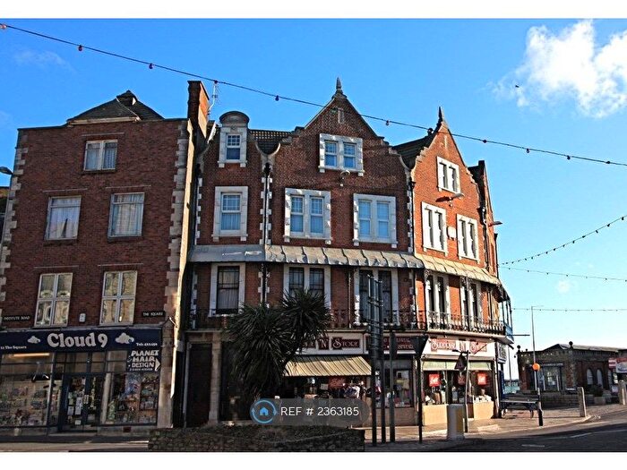 2 Bedroom Flat To Rent In The Square, Swanage, BH19