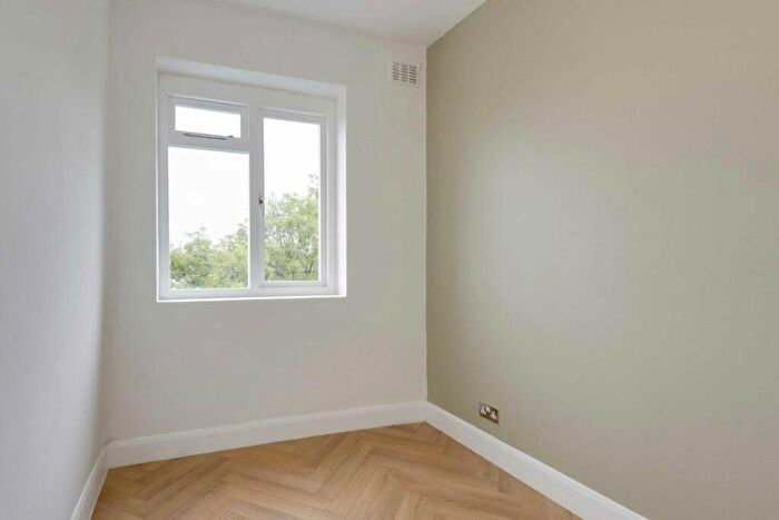 1 Bedroom Flat For Sale In Cliff Road, Camden Town, NW1