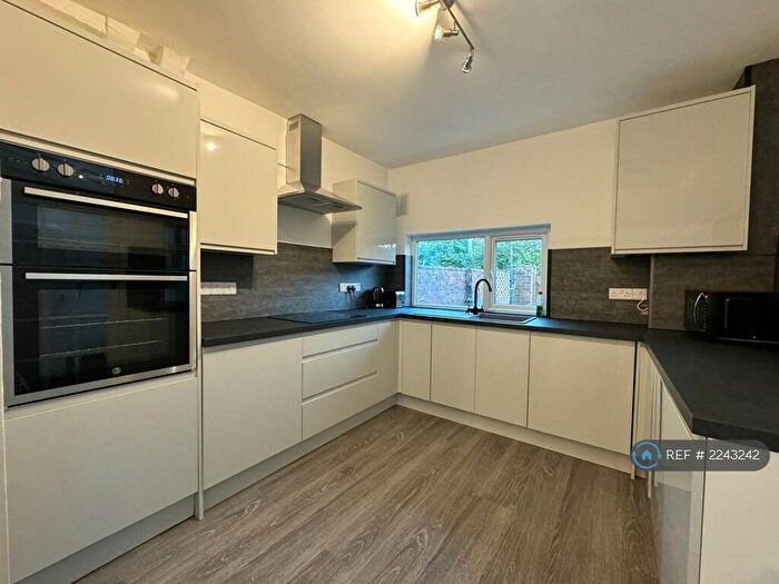 6 Bedroom Terraced House To Rent In Park Road, Exeter, EX1