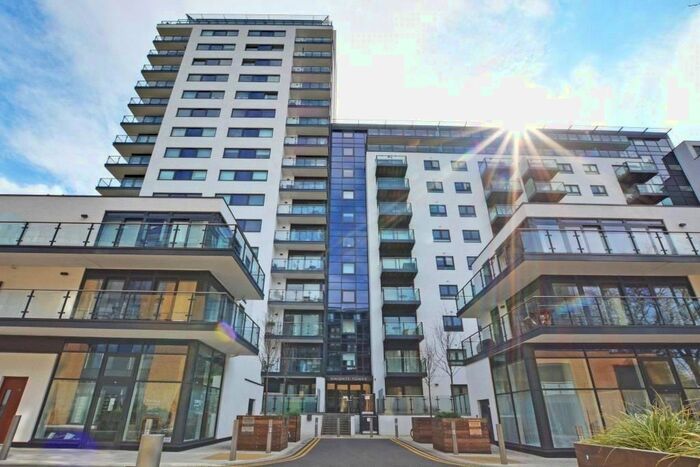 2 Bedroom Flat To Rent In Knights Tower Wharf Street, London, SE8