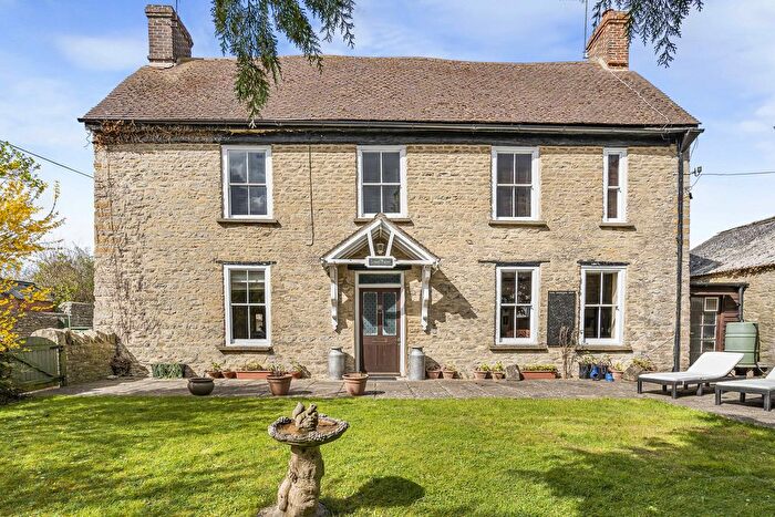 4 Bedroom Detached House For Sale In Station Road, Launton, OX26