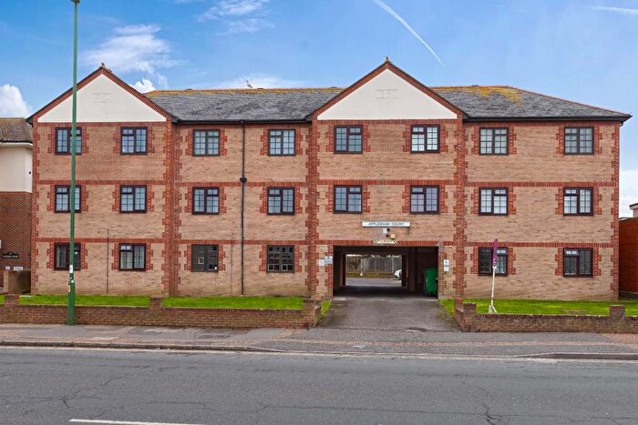 1 Bedroom Flat For Sale In South Street, Lancing, BN15