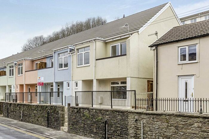 3 Bedroom House To Rent In Ystrad Road, Pentre, CF41