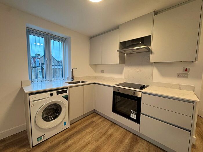 1 Bedroom Flat To Rent In Greenford Road, UB6