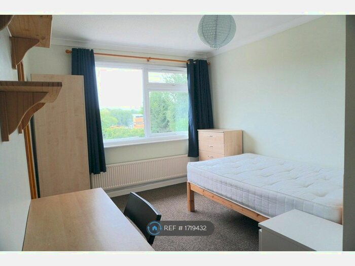 5 Bedroom Semi-Detached House To Rent In Kemsing Gardens, Canterbury, CT2