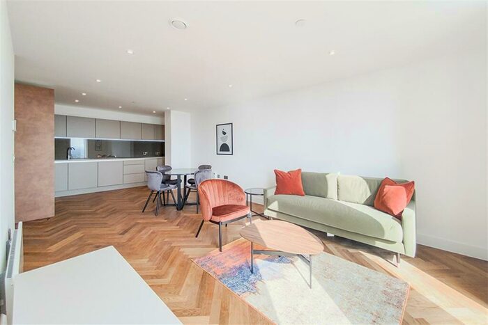 2 Bedroom Apartment To Rent In East Tower, Owen Street, M15