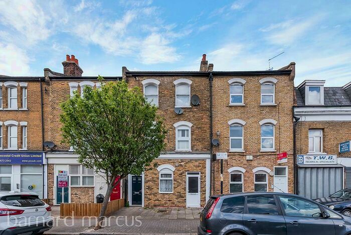 Studio To Rent In Oldridge Road, London, SW12