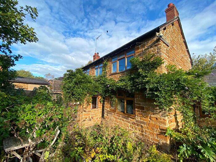 2 Bedroom Cottage For Sale In West End, Bugbrooke, Northamptonshire, NN7
