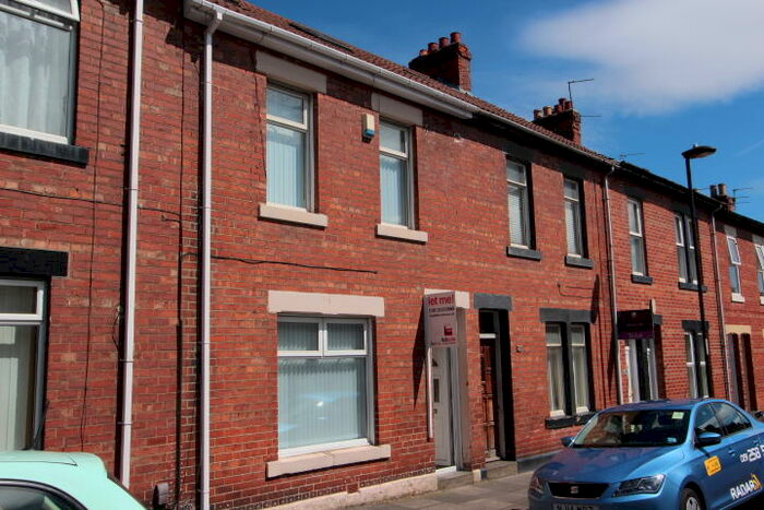 3 Bedroom Terraced House To Rent In Elsdon Tce, North Shields. . **Newly Refurbished & Garage**, NE29