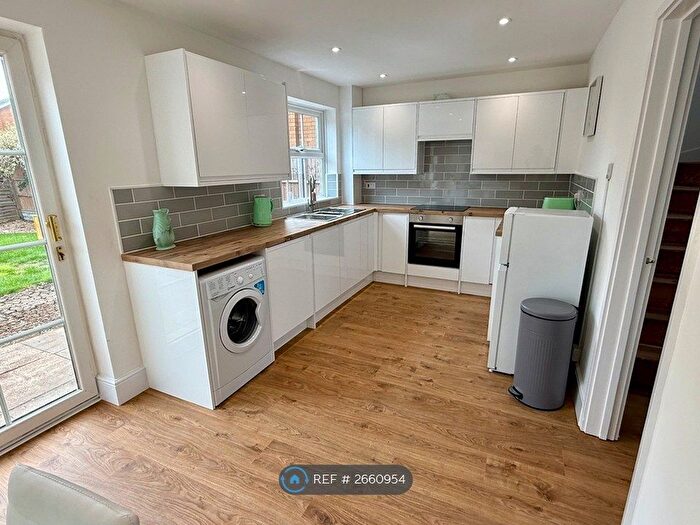 3 Bedroom Semi Detached House To Rent In Hamble Road, Bedford, MK41