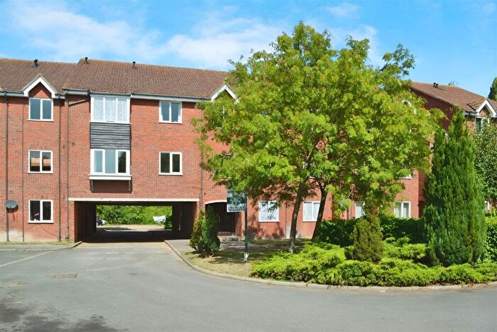1 Bedroom Flat To Rent In Millstream Close, Hitchin, Hertfordshire, SG4
