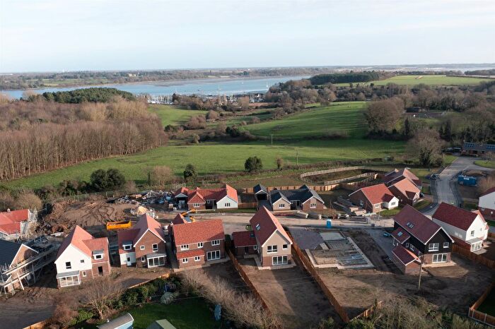 4 Bedroom Detached House For Sale In Spaldings Way, Chelmondiston, Ipswich, IP9